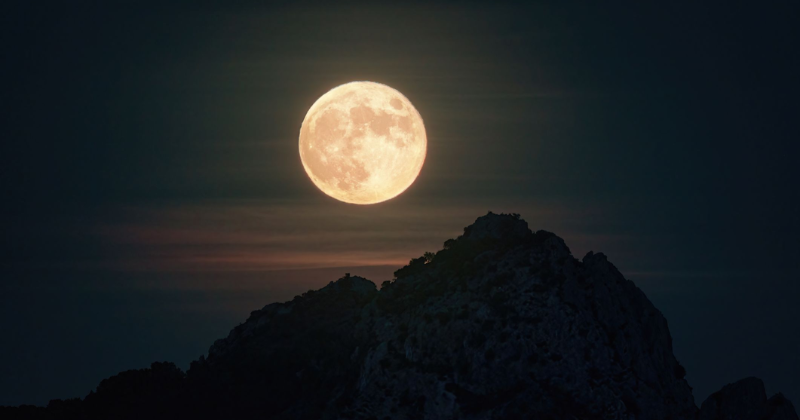 Get Ready For The Hunter's Moon In October: Here's What You Need To Know