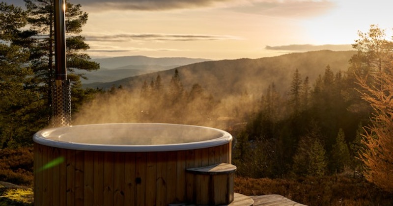 Perfect Lazy Person Workout? Sitting In A Hot Tub As Good As Going For A Run, Claims New Study